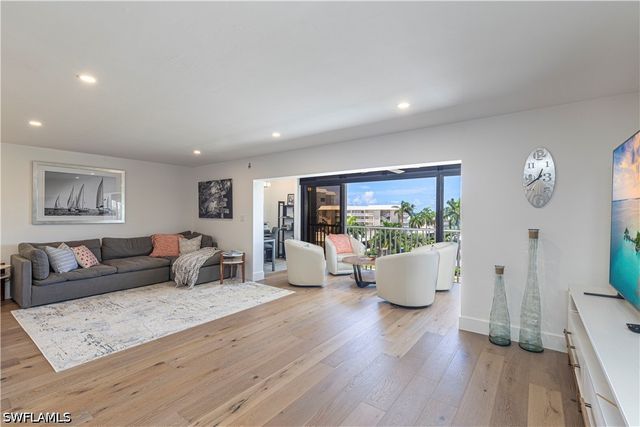 2880 Gulf Shore BLVD N 509, Naples, FL 34103
