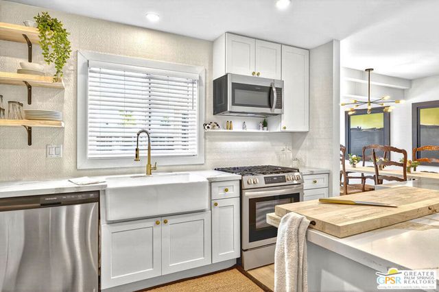 279 Saguaro Drive, Palm Springs, CA 92264