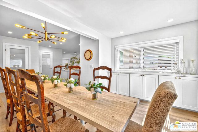 279 Saguaro Drive, Palm Springs, CA 92264