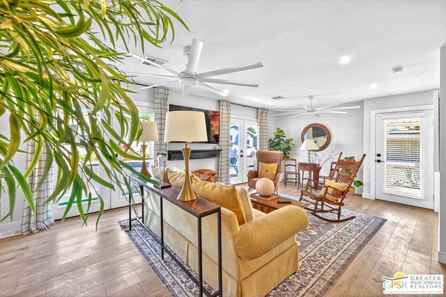 279 Saguaro Drive, Palm Springs, CA 92264