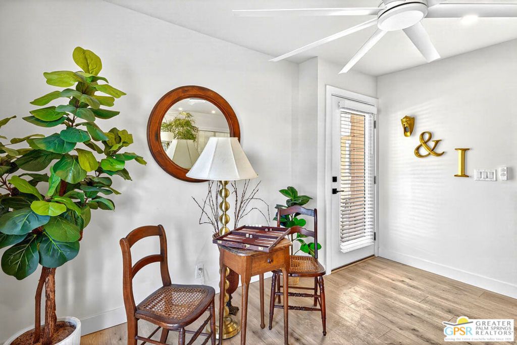 Image 8 of property listing at 279 Saguaro Drive, Palm Springs, CA 92264