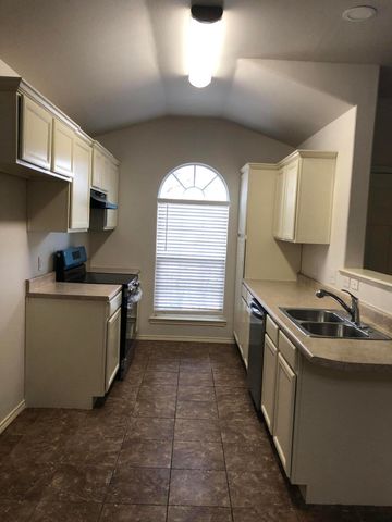 6705 84th Street, Lubbock, TX 79424