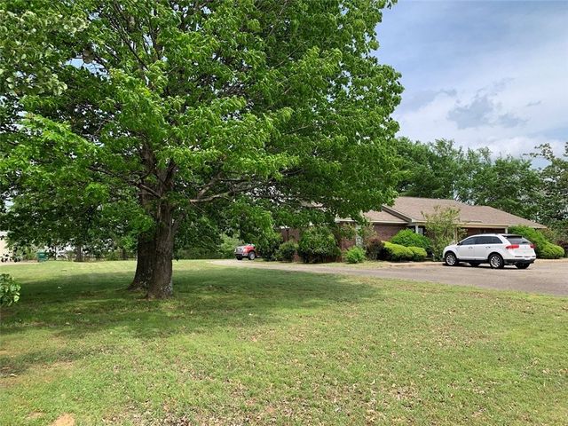 1311 E 16th Street, Russellville, AR 72802