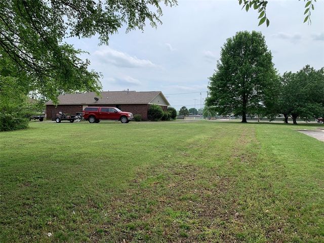 1311 E 16th Street, Russellville, AR 72802