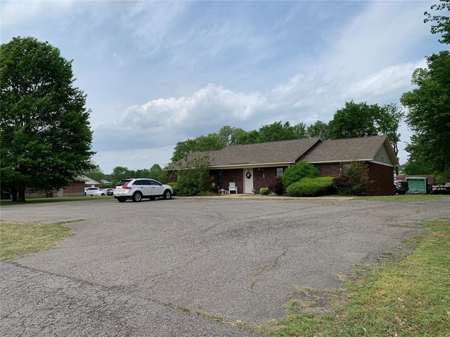 1311 E 16th Street, Russellville, AR 72802