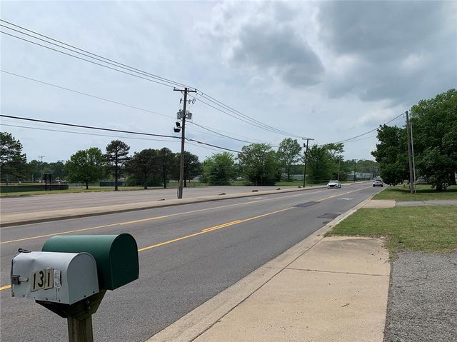 1311 E 16th Street, Russellville, AR 72802