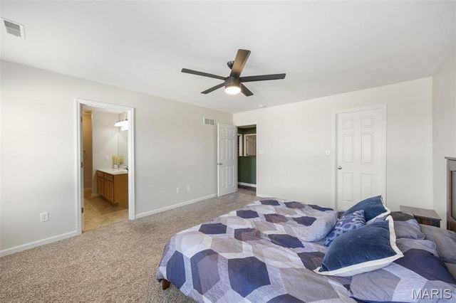 1021 Chesterfield Drive, Wentzville, MO 63385