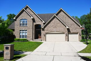328 ERIE Circle, Bloomingdale, IL 60108