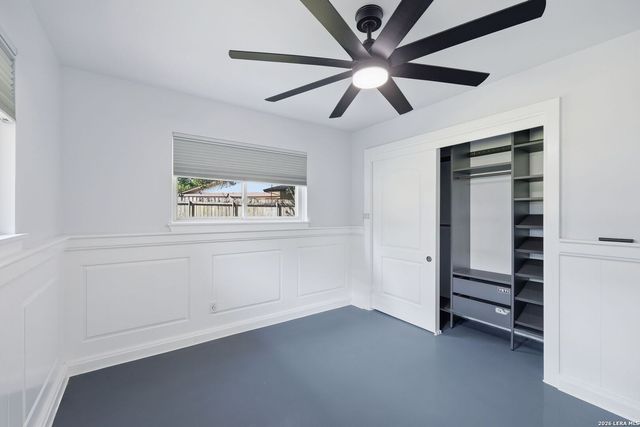 322 Westwind Cir, Windcrest, TX 78239