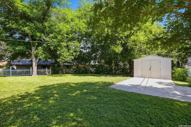 322 Westwind Cir, Windcrest, TX 78239