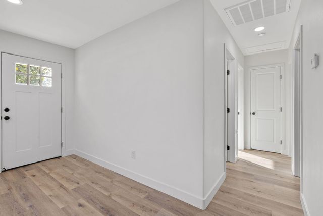 1502 W Sunnyview Avenue, Visalia, CA 93291