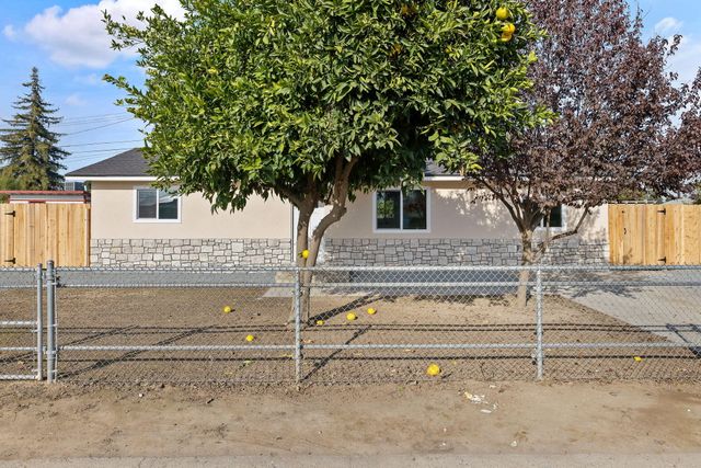 1502 W Sunnyview Avenue, Visalia, CA 93291