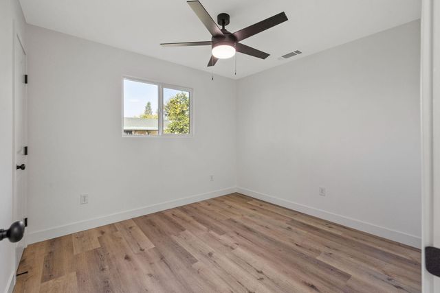 1502 W Sunnyview Avenue, Visalia, CA 93291