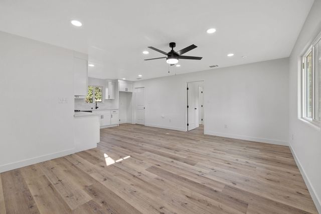 1502 W Sunnyview Avenue, Visalia, CA 93291