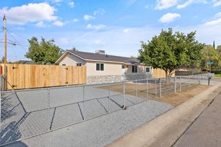 1502 W Sunnyview Avenue, Visalia, CA 93291