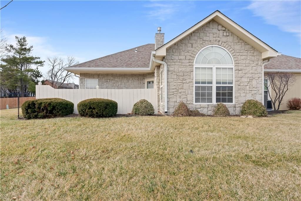 11388 S Pflumm Road, Olathe, KS 66215