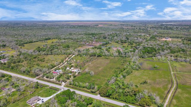 1720 W Fm 1462, Rosharon, TX 77583