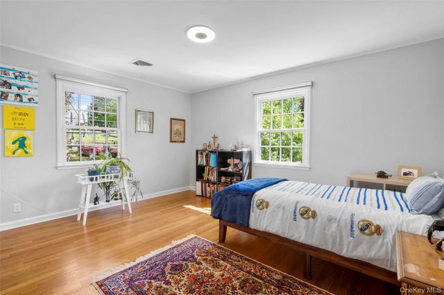 15 Church Lane, Scarsdale, NY 10583