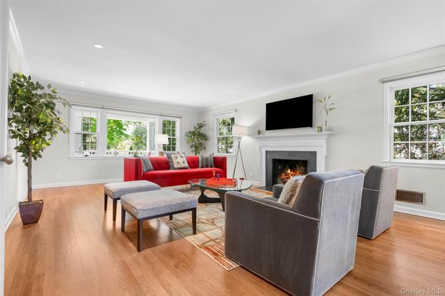 15 Church Lane, Scarsdale, NY 10583