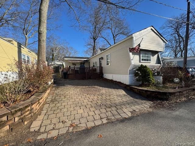 658 Sound Avenue F6, Calverton, NY 11933