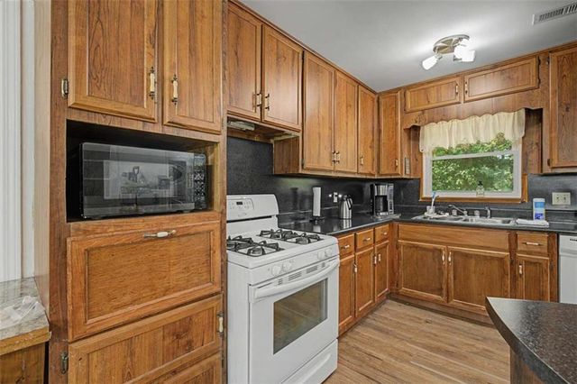 5512 Andrew Drive, Mableton, GA 30126