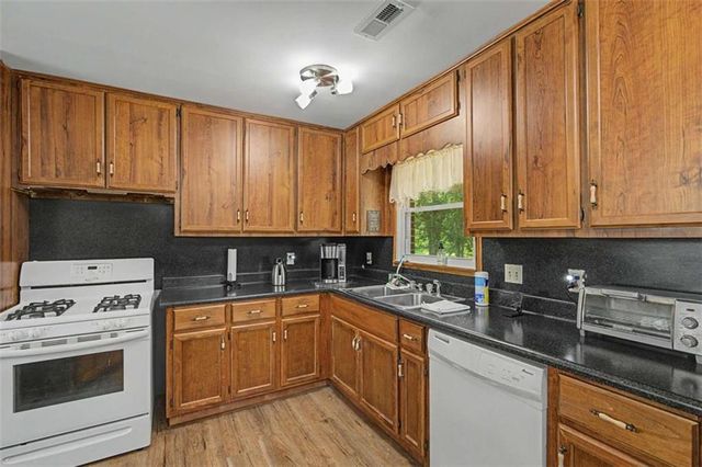 5512 Andrew Drive, Mableton, GA 30126