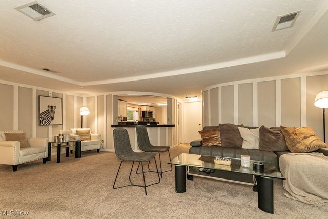 871 Birchwood Drive, Willoughby, OH 44094