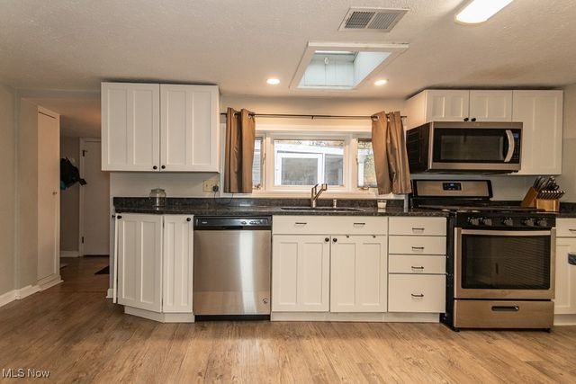 871 Birchwood Drive, Willoughby, OH 44094