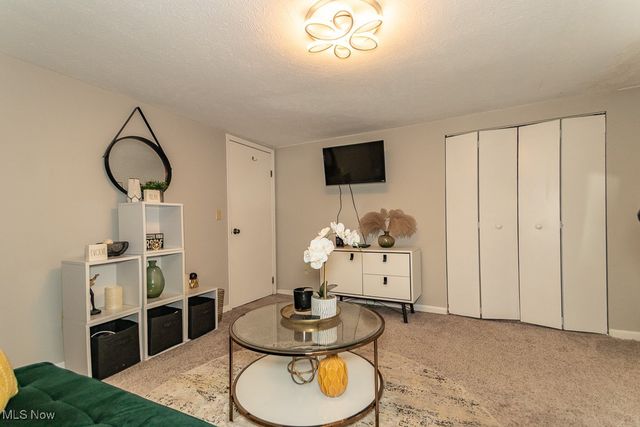 871 Birchwood Drive, Willoughby, OH 44094