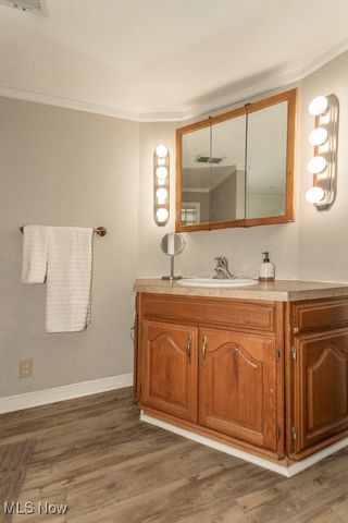 871 Birchwood Drive, Willoughby, OH 44094