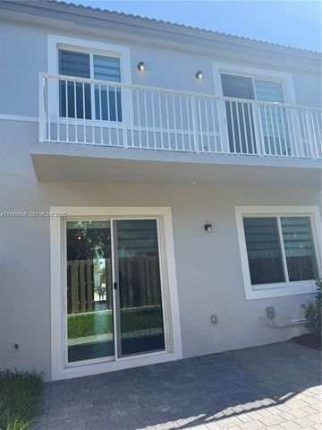 621 SE 13th St Cir 1, Homestead, FL 33034