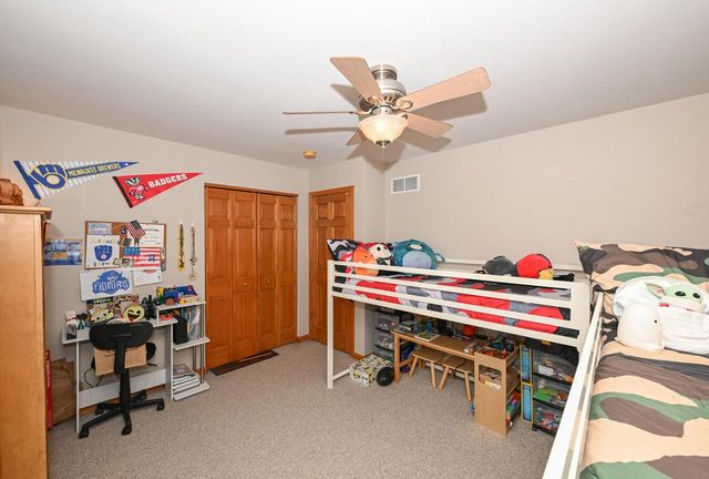 3728 Stillwater CIRCLE, Waukesha, WI 53189