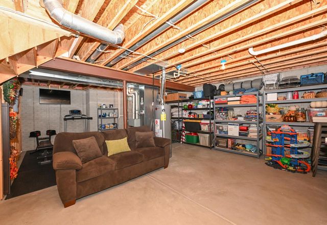 3728 Stillwater CIRCLE, Waukesha, WI 53189