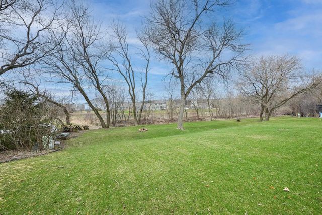 3728 Stillwater CIRCLE, Waukesha, WI 53189