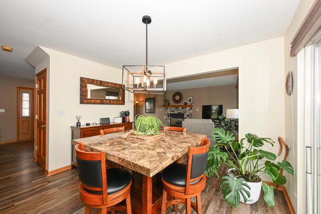 3728 Stillwater CIRCLE, Waukesha, WI 53189