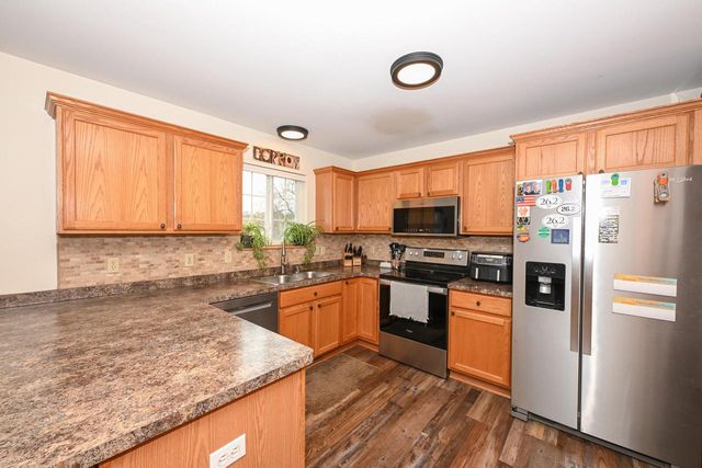 3728 Stillwater CIRCLE, Waukesha, WI 53189