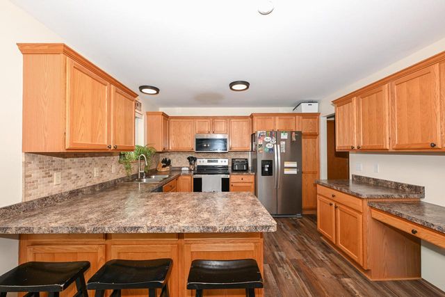 3728 Stillwater CIRCLE, Waukesha, WI 53189