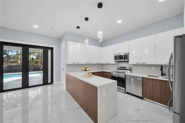 3611 2nd ST SW, Lehigh Acres, FL 33976