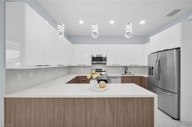 3611 2nd ST SW, Lehigh Acres, FL 33976