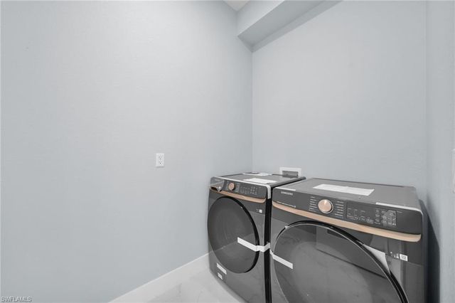 3611 2nd ST SW, Lehigh Acres, FL 33976