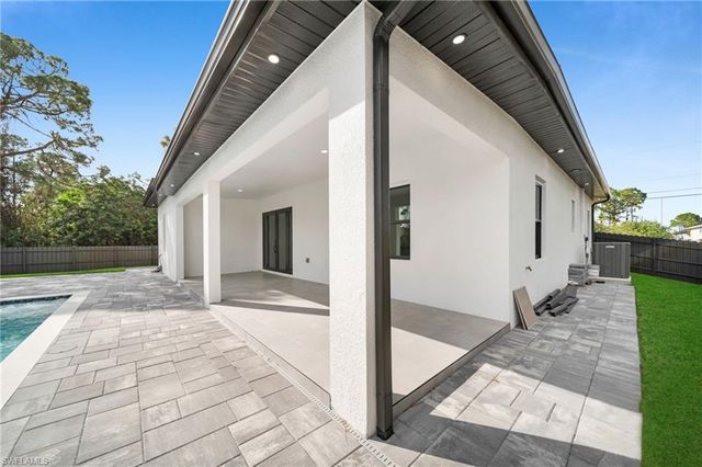 3611 2nd ST SW, Lehigh Acres, FL 33976