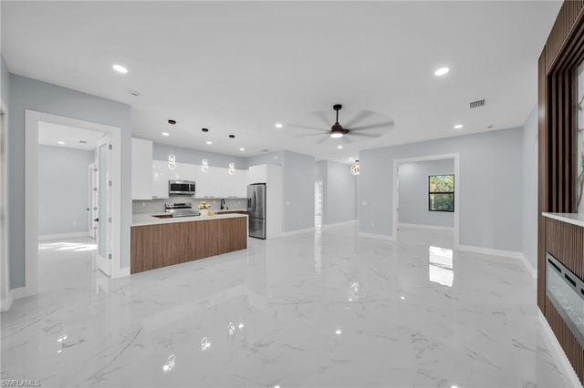 3611 2nd ST SW, Lehigh Acres, FL 33976