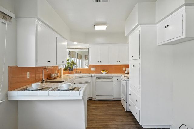 3641 52nd St, Sacramento, CA 95820