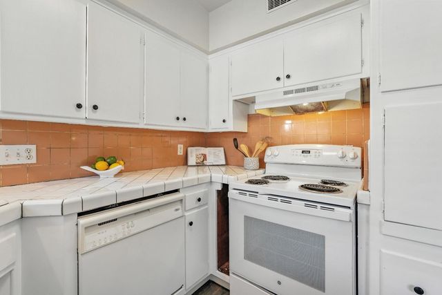 3641 52nd St, Sacramento, CA 95820