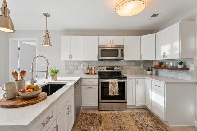 2105 9TH STREET NE, Winter Haven, FL 33881