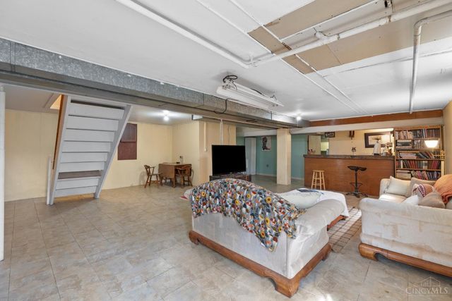 873 E US Rt 22 & 3, Hamilton Twp, OH 45152