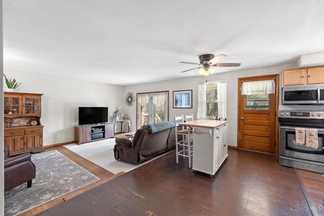 873 E US Rt 22 & 3, Hamilton Twp, OH 45152