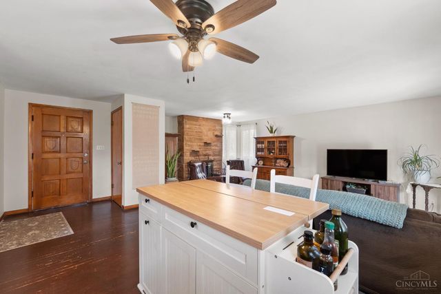 873 E US Rt 22 & 3, Hamilton Twp, OH 45152