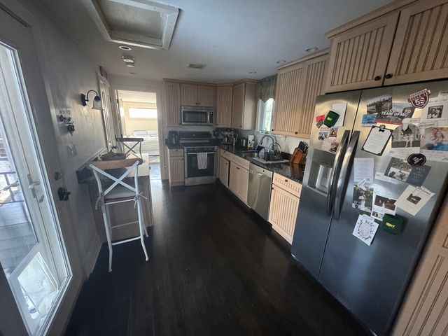 581 East 8th Street 2, Boston, MA 02127