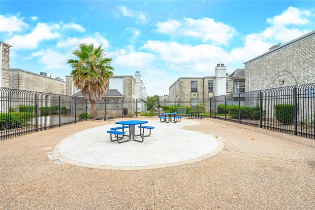 6606 De Moss Drive 208, Houston, TX 77074